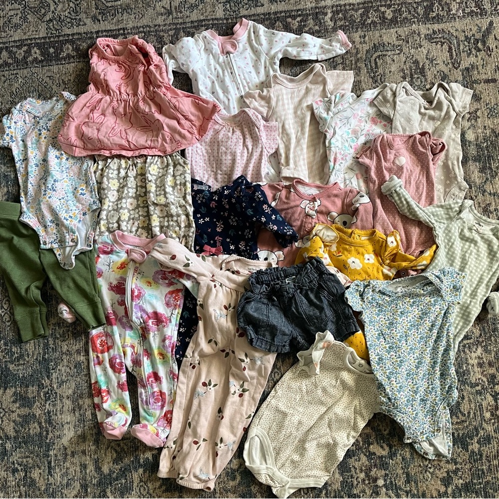 Whole Bag of Baby Girl Clothes